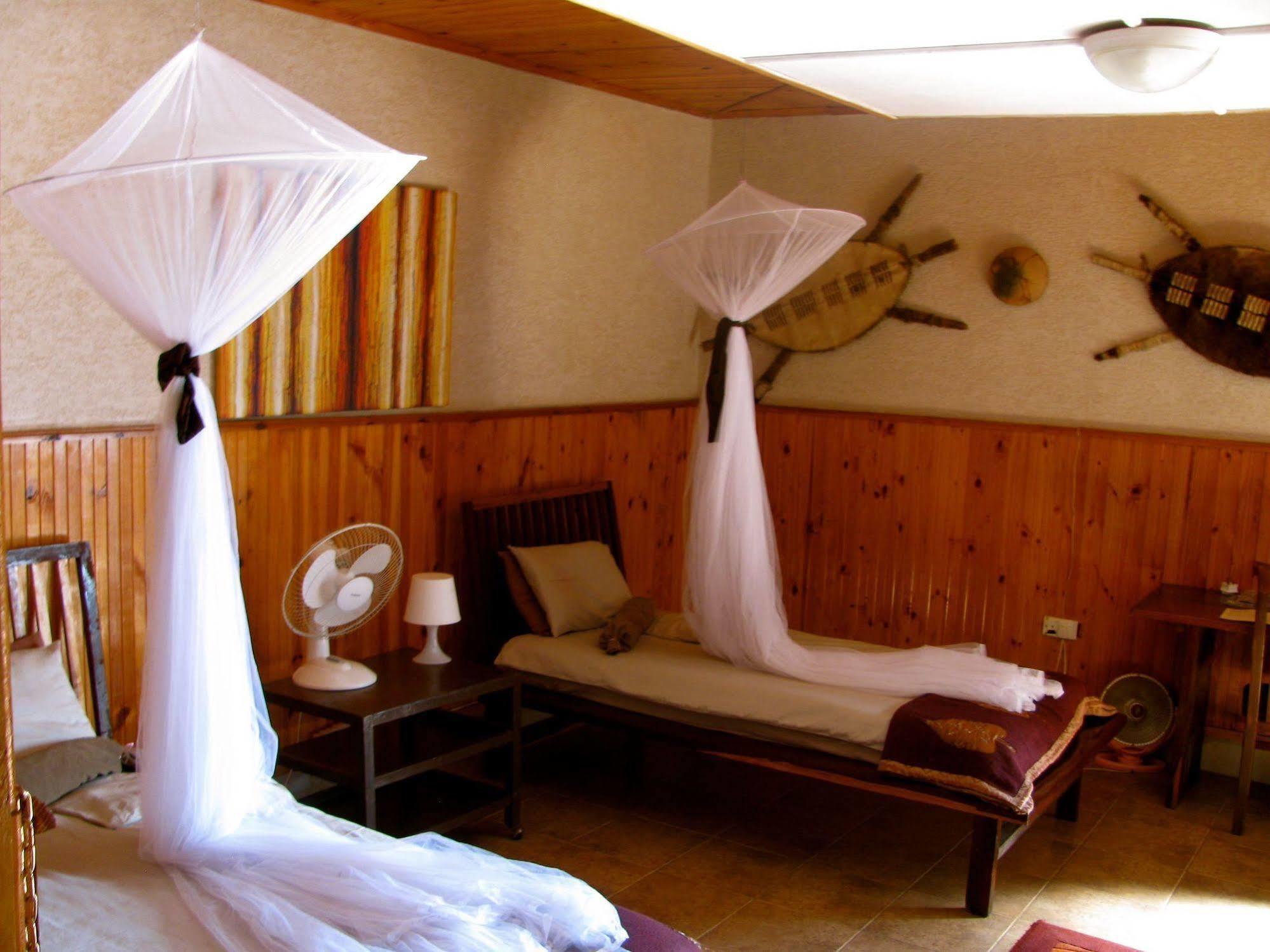 Madidi Lodge Lilongwe Buitenkant foto